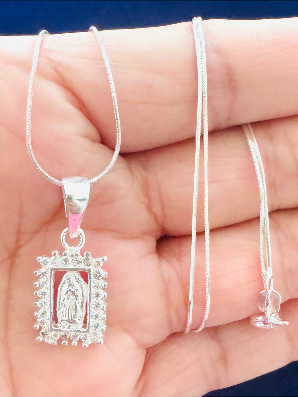 925 Sterling Silver small square Virgin Mary Pendant Necklace. New